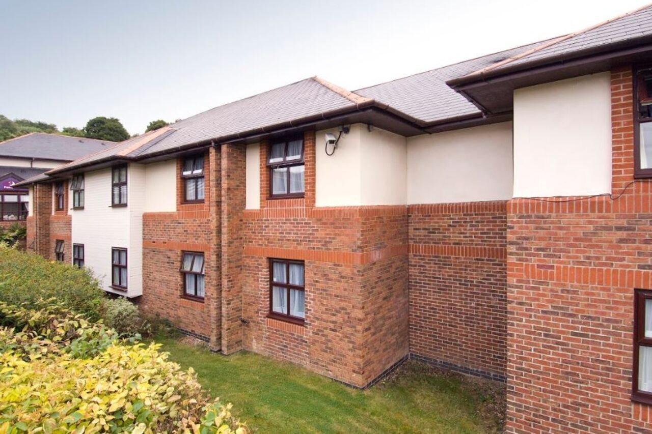 Premier Inn High Wycombe/Beaconsfield Esterno foto