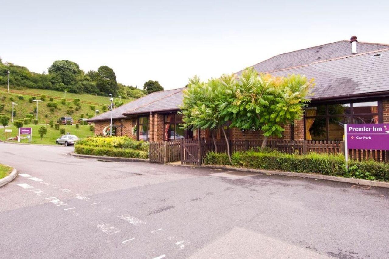 Premier Inn High Wycombe/Beaconsfield Esterno foto