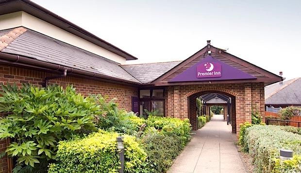 Premier Inn High Wycombe/Beaconsfield Esterno foto