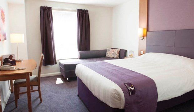 Premier Inn High Wycombe/Beaconsfield Esterno foto